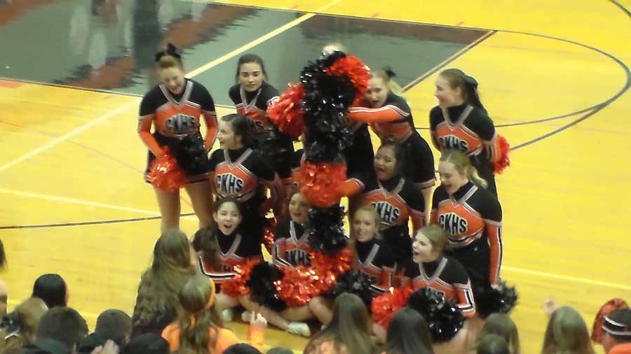 The CK varsity cheerleaders perform Cougars Number One for the sophomores.