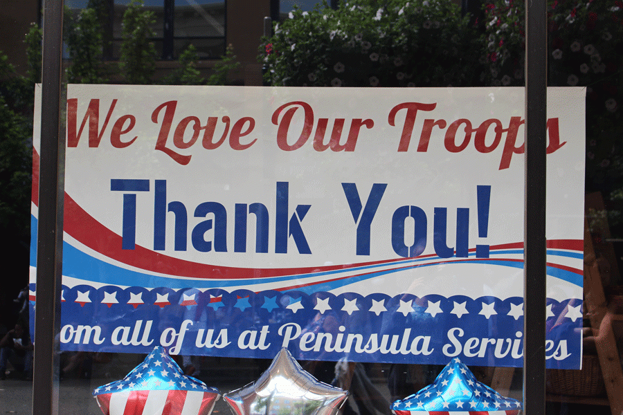 Memorial Day banner saying thank you for the troops who serve this country!