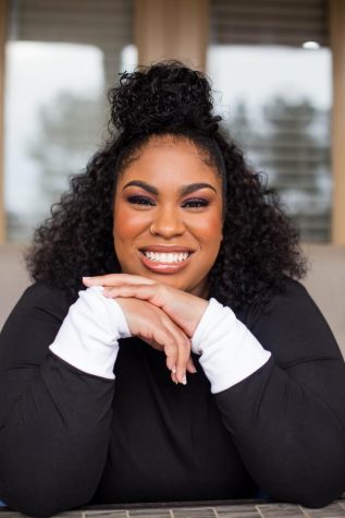 Photo of Angie Thomas, the author of The Hate U Give