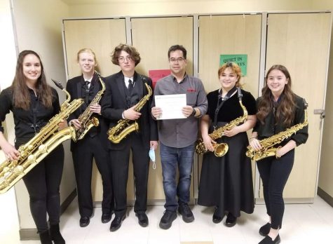 (Left to Right): Ariana Becker, Karsten Onarheim, Johnny Cota, Dave Carson, Jasmine Borja and Kylah Coulter stand for a picture following the first-place title being awarded to their quintet (from CKSD Facebook).