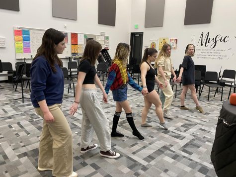 (From left) Nicole Cox, Kenzie Von Ruden, Liz Suarez, Mya Hagge, Annabelle Havers, and Joss North rehearsing choreography in the CKHS choir room for “Legally Blonde: The Musical”